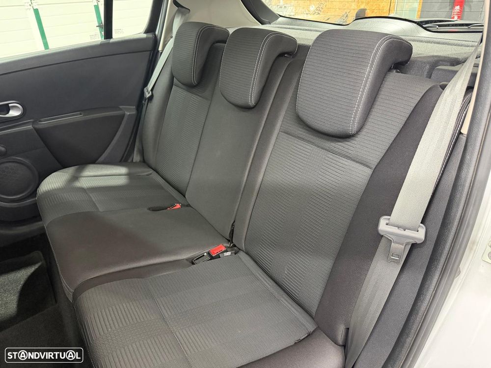 Renault Clio 1.2 16V Dynamique - 19