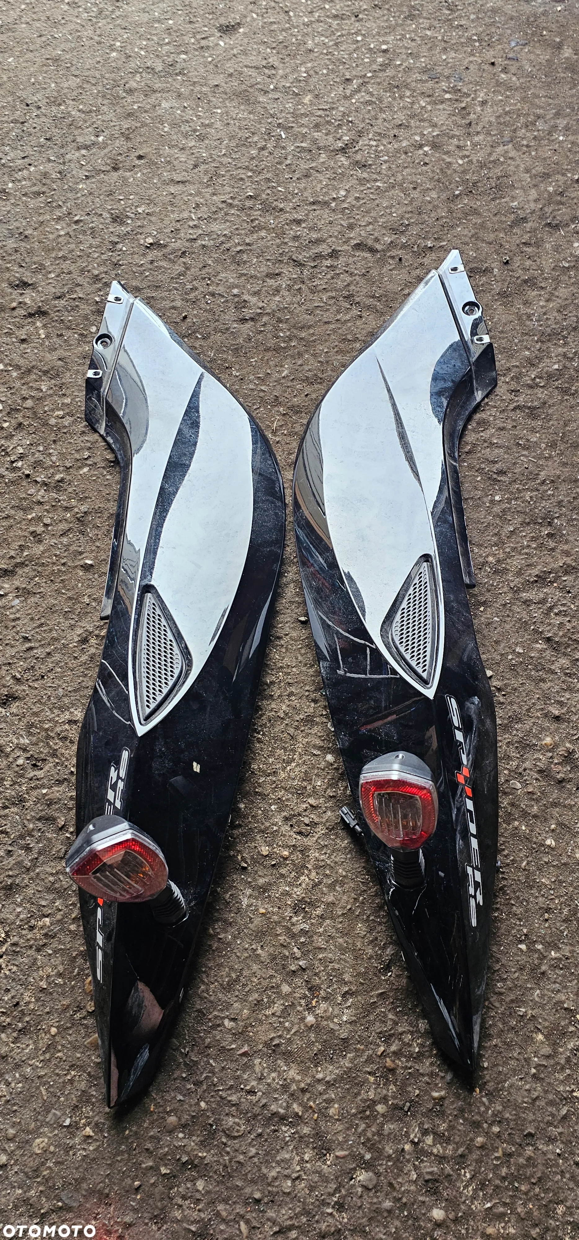 Osłona plastik owiewka boczek panel kierunkowskaz Can Am Spyder RS Rotax 990 12r. - 2