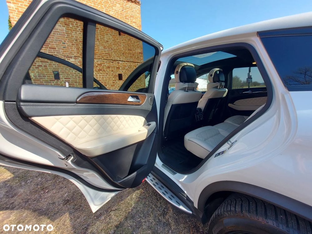 Mercedes-Benz GLE - 12