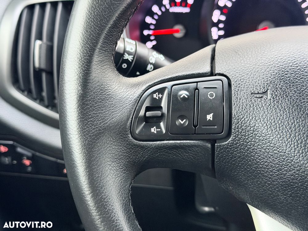 Kia Sportage 1.7 CRDI 2WD Dream-Team Edition - 26