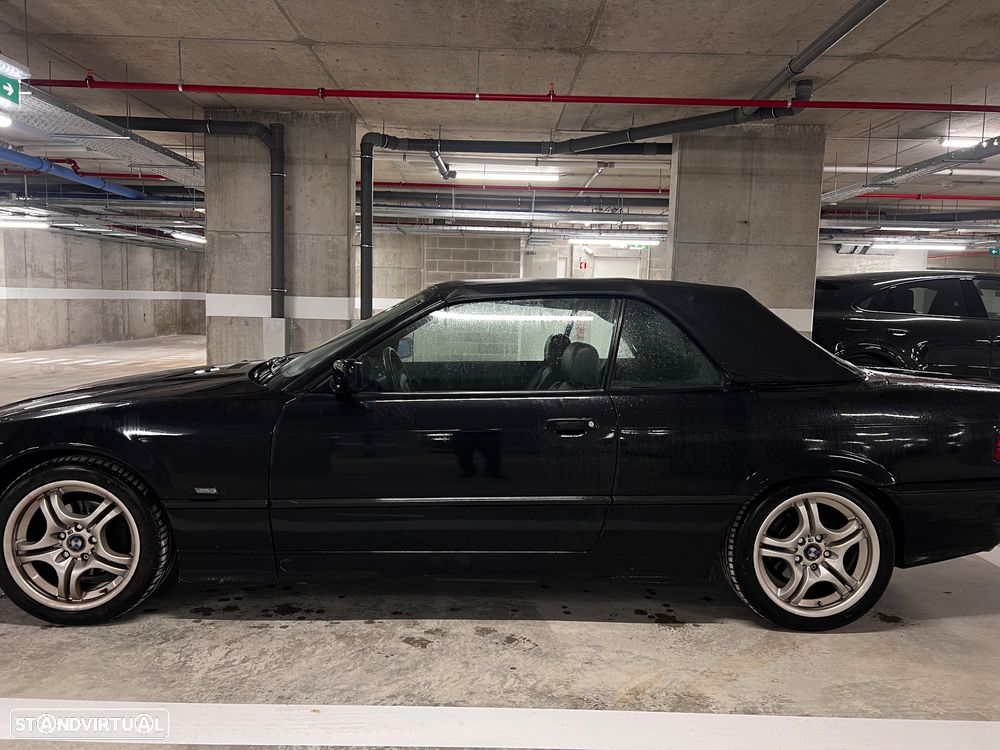 BMW 320 i Touring - 2