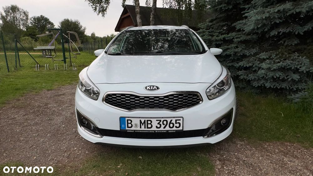 Kia Ceed - 31