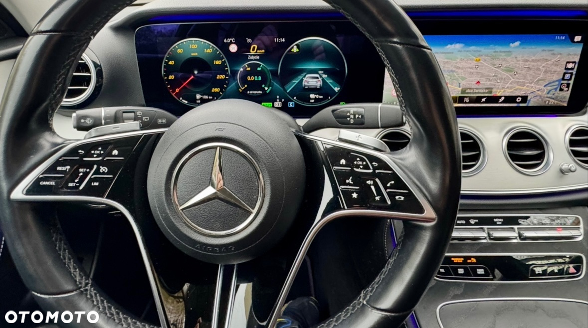 Mercedes-Benz Klasa E 220 d 4Matic T 9G-TRONIC AMG Line - 3