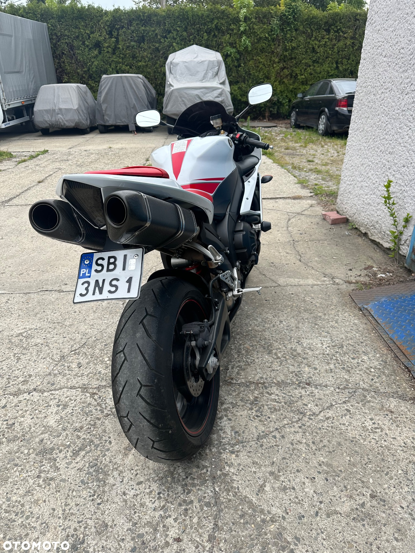 Yamaha R1 - 6