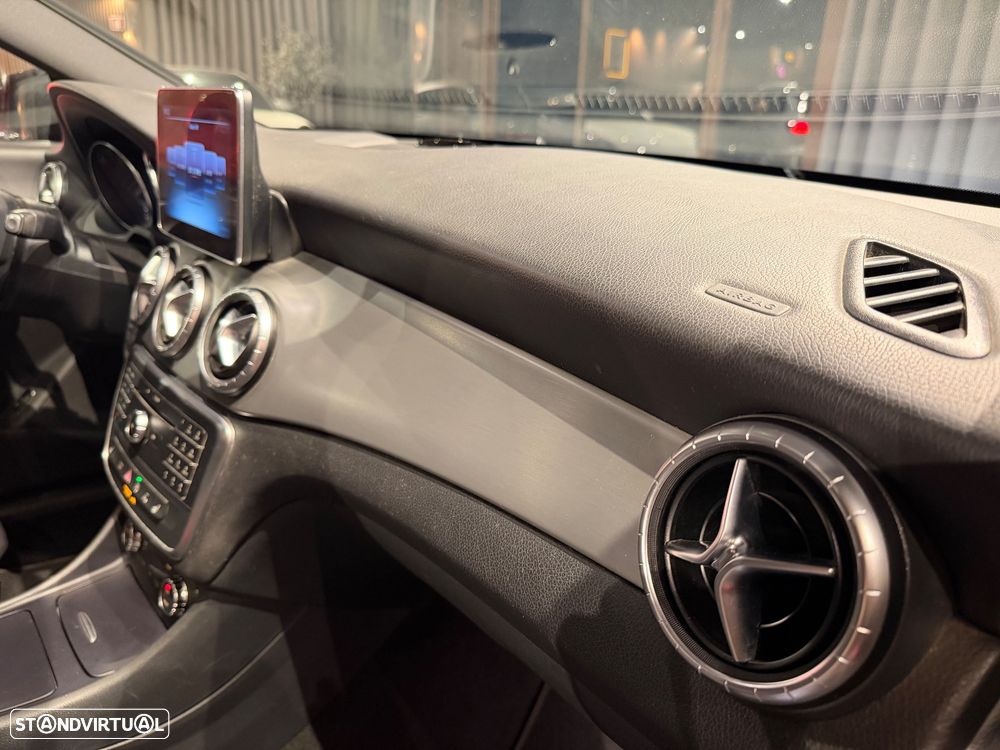 Mercedes-Benz CLA 180 d 7G-DCT AMG Line - 41