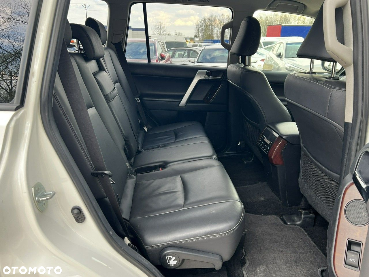 Toyota Land Cruiser LC 3.0 D-4D Invincible - 8