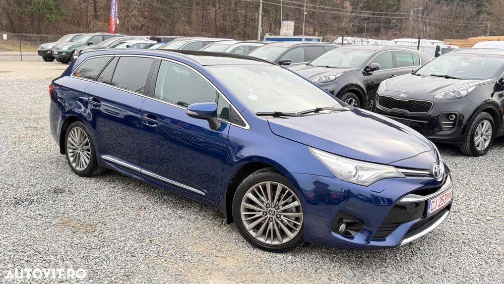 Toyota Avensis 2.0 D-4D Executive - 24