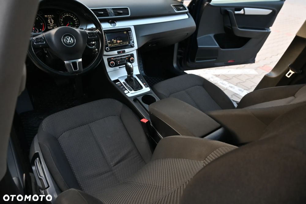 Volkswagen Passat 2.0 TDI DSG BlueMotion Technology Highline - 28
