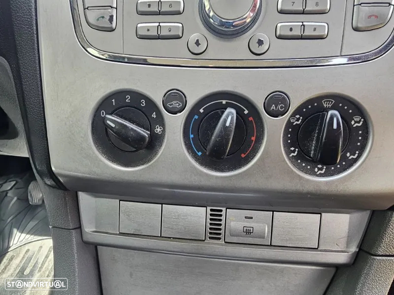 Ford Focus SW 1.6 TDCi Ghia - 12