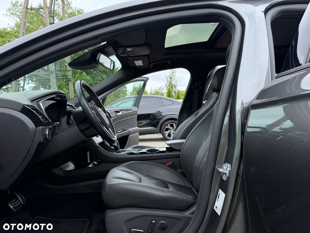 Ford Mondeo - 36
