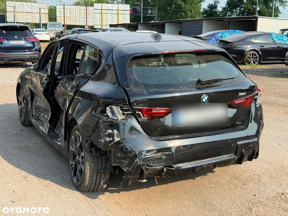 BMW Seria 1 120 mHEV - 15