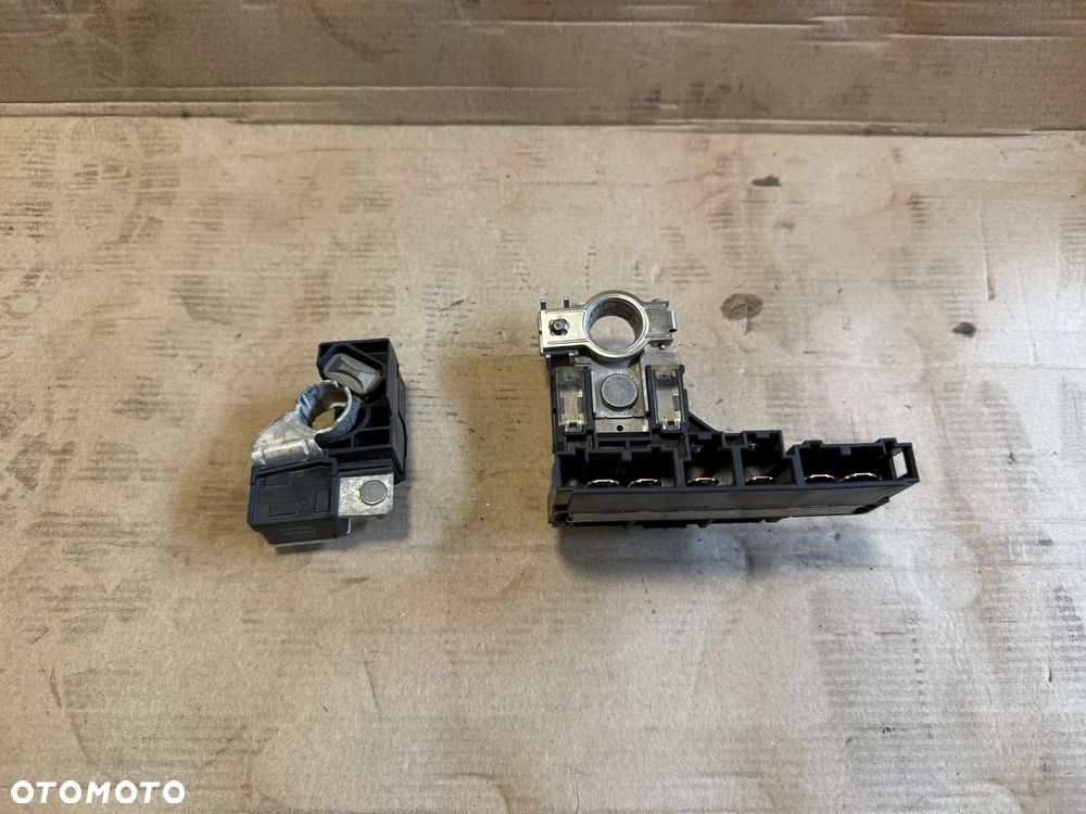 Klema Renault Captur II 250820499R A4209051300 OE - 1