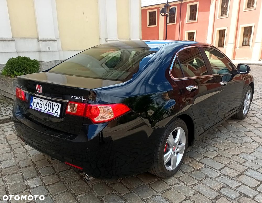 Honda Accord 2.0 Elegance 50 Jahre Edition - 16