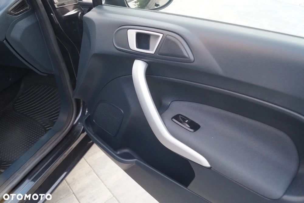 Ford Fiesta 1.25 Ghia EU5 - 30