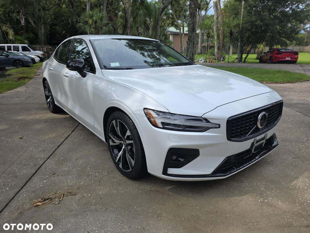 Volvo S60 B5 B AWD Plus Dark - 1