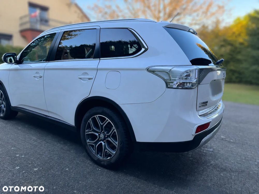 Mitsubishi Outlander 2.0 Instyle Navi 4WD CVT - 7