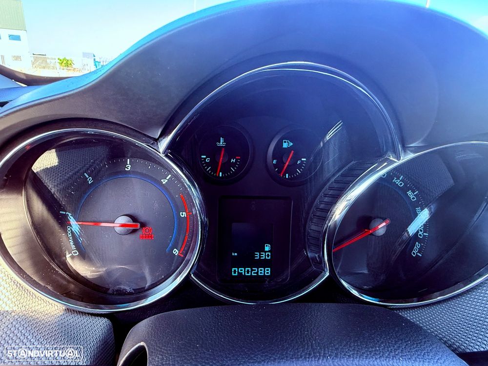 Chevrolet Cruze 2.0 VCDi LT - 30