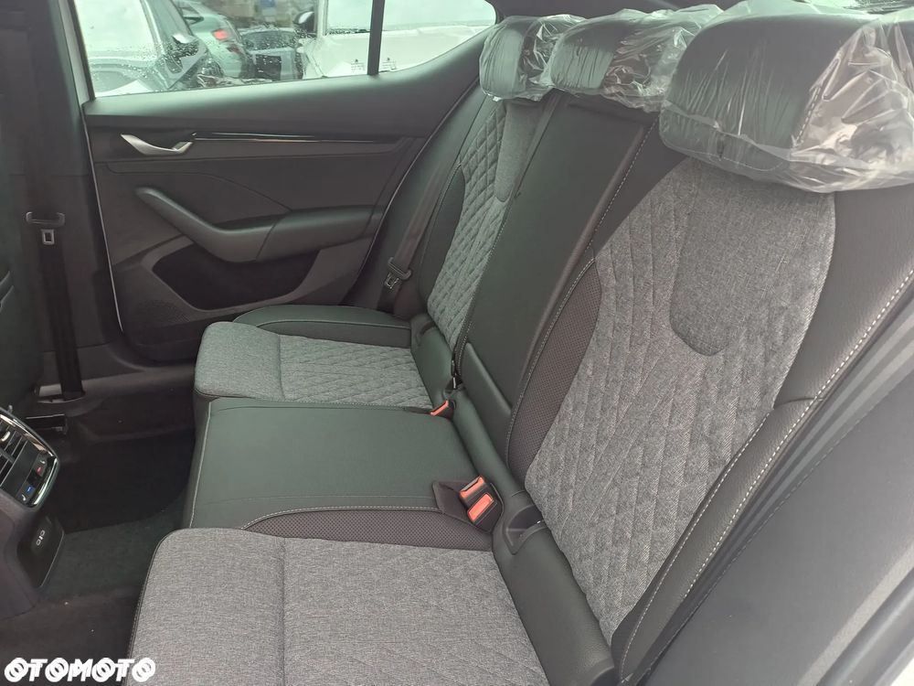 Skoda Octavia 1.5 TSI mHEV Sportline DSG - 23