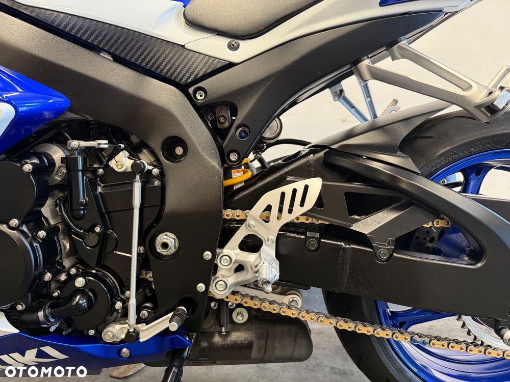 Suzuki GSX-R - 24