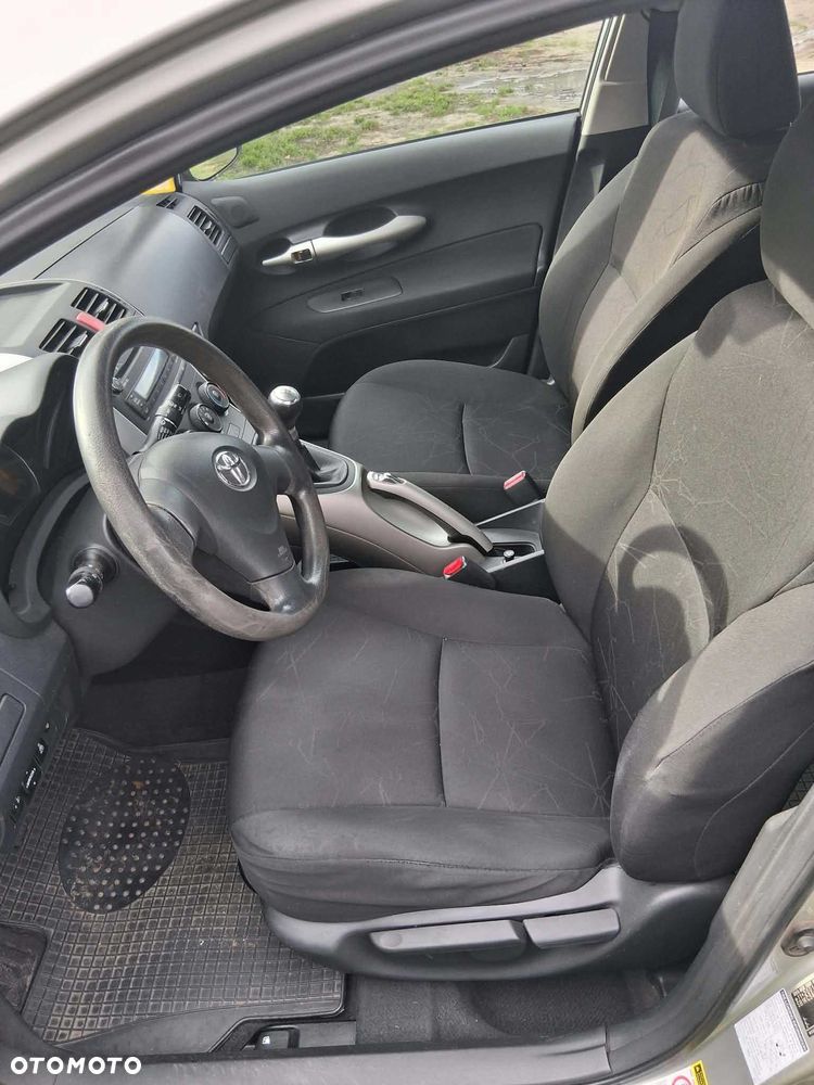 Toyota Auris - 5
