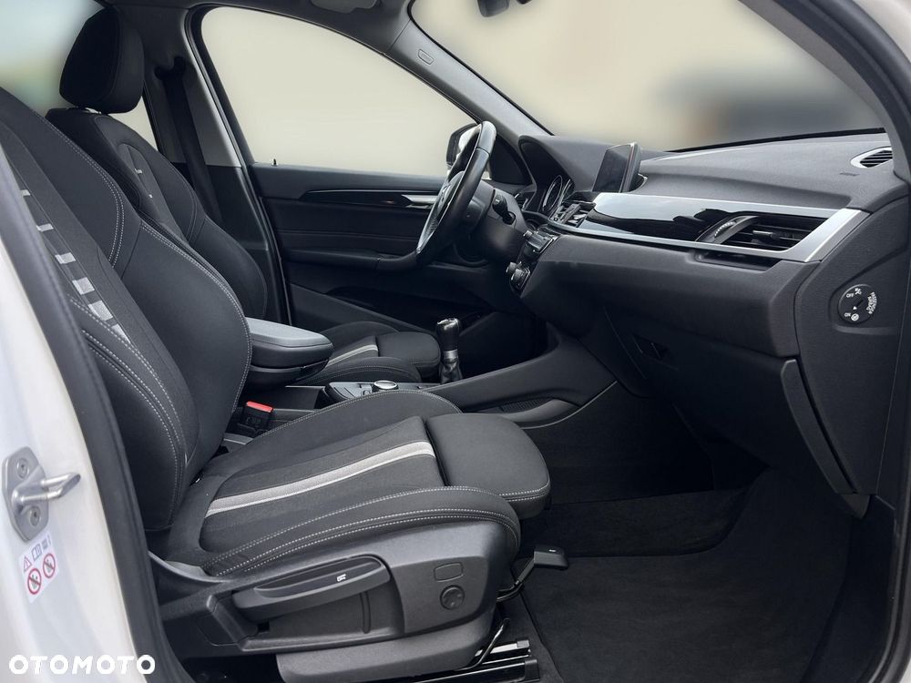 BMW X1 sDrive18i - 13