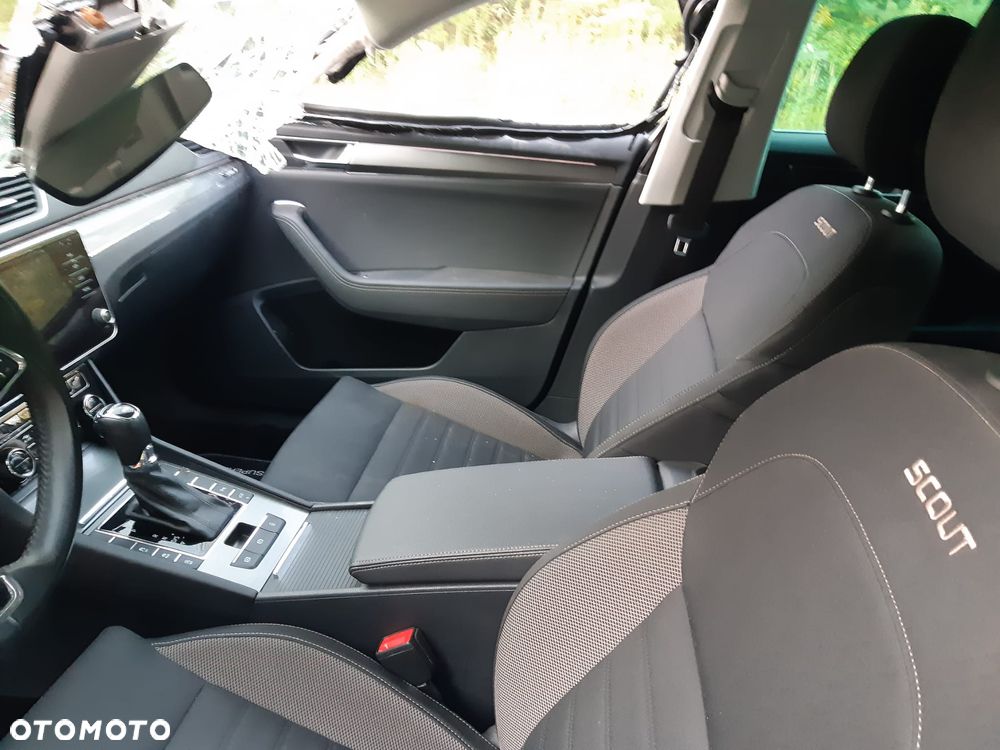Skoda Superb 2.0 TDI SCR 4x4 Scout DSG - 17