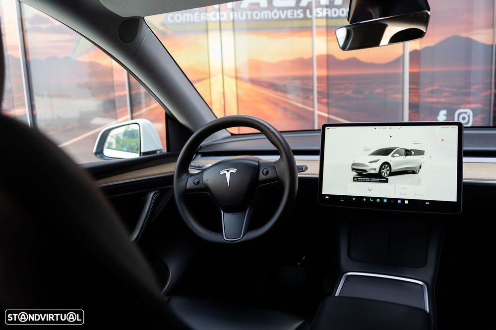 Tesla Model Y Long Range Dual Motor AWD - 11