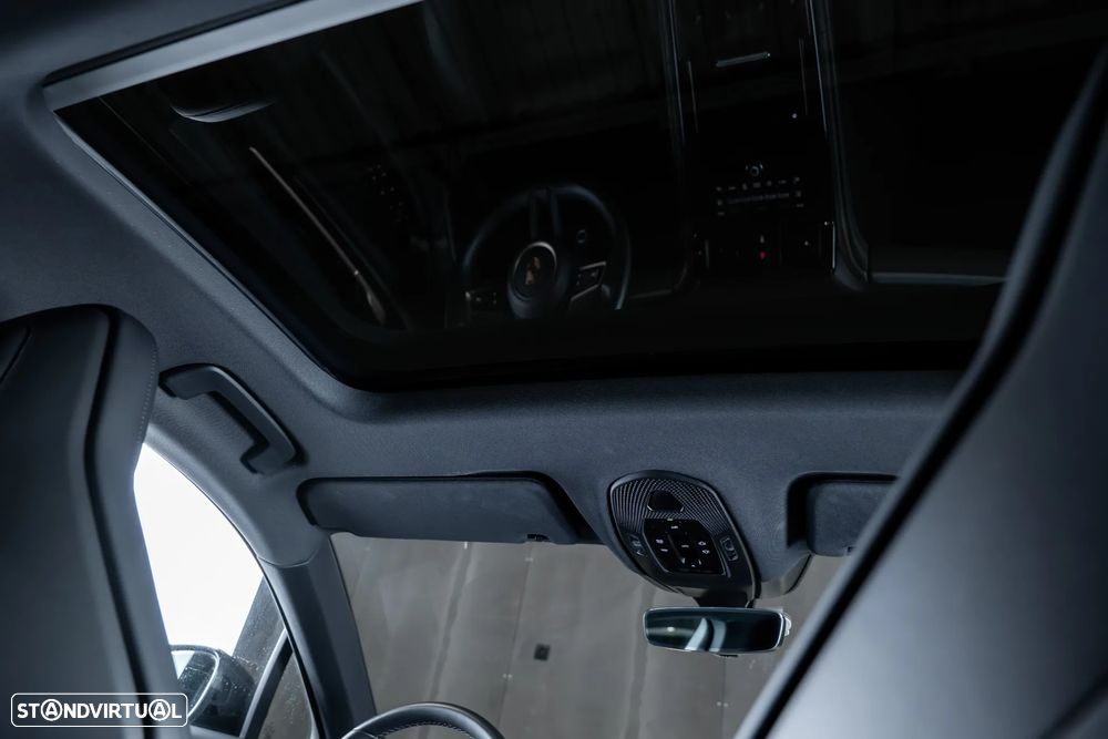 Porsche Panamera 4 E-Hybrid - 33