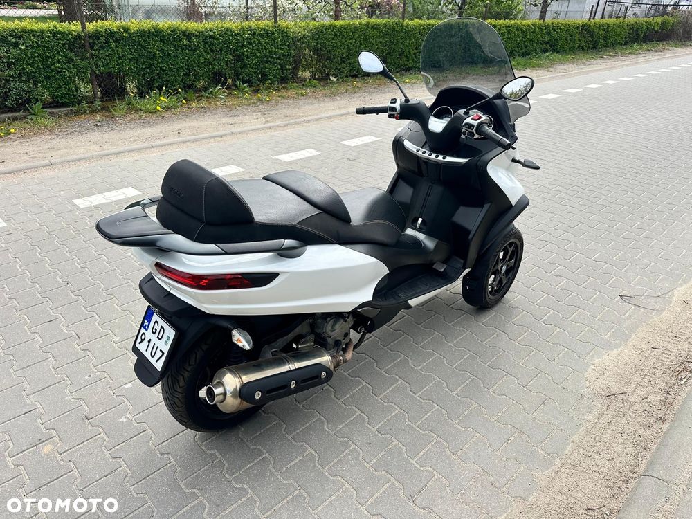 Piaggio MP-3 - 5