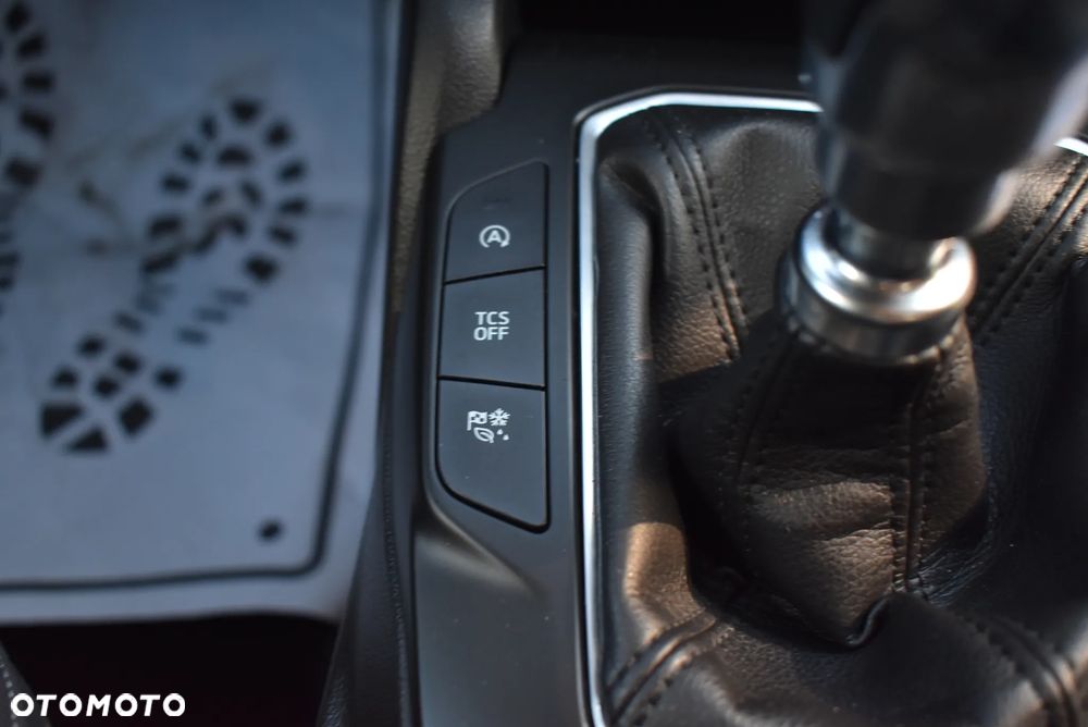 Ford Focus 1.0 EcoBoost Titanium X - 29