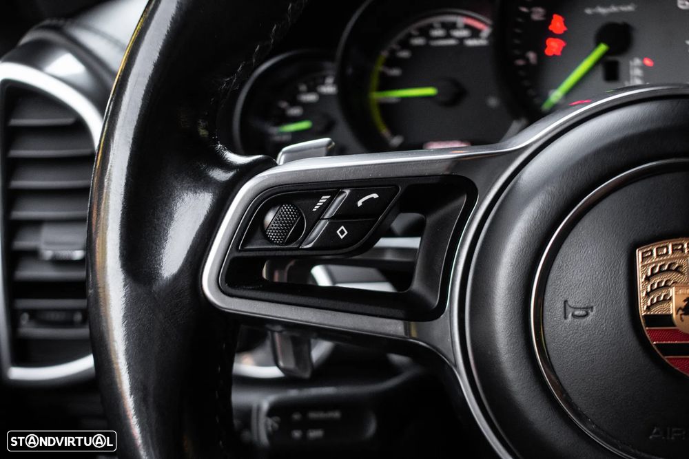 Porsche Cayenne S E-Hybrid - 12