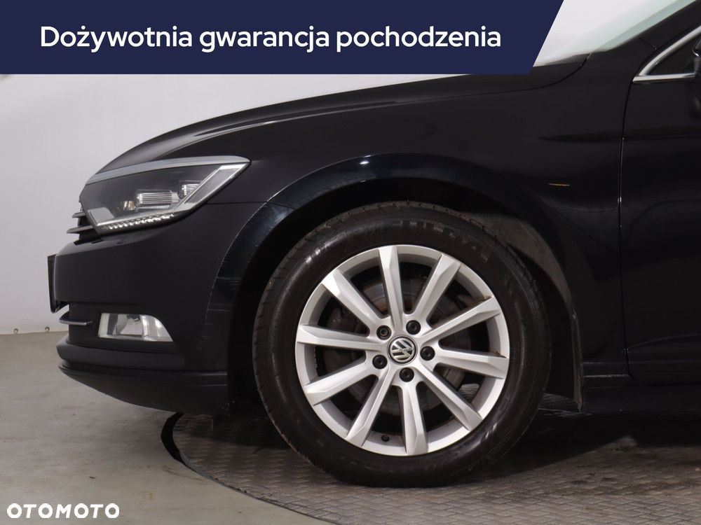 Volkswagen Passat - 17