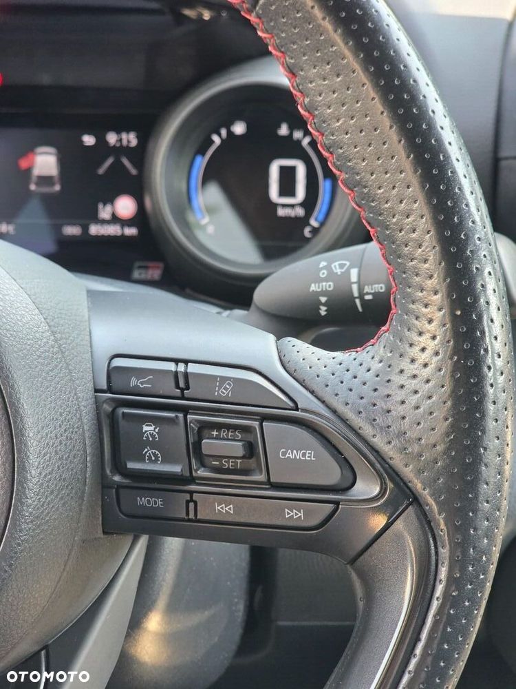 Toyota Yaris - 25