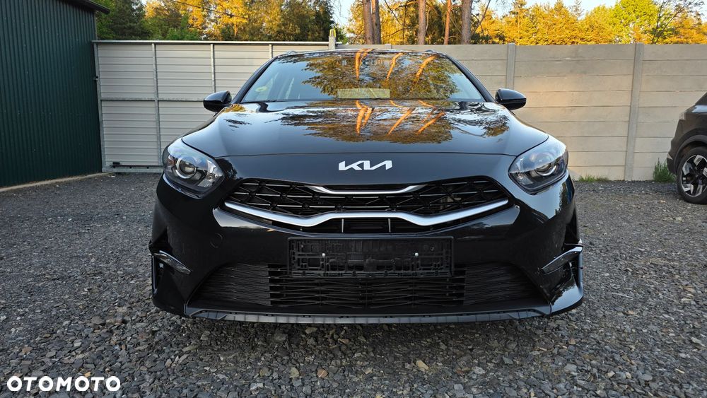 Kia Ceed 1.6 CRDi mHEV M - 3