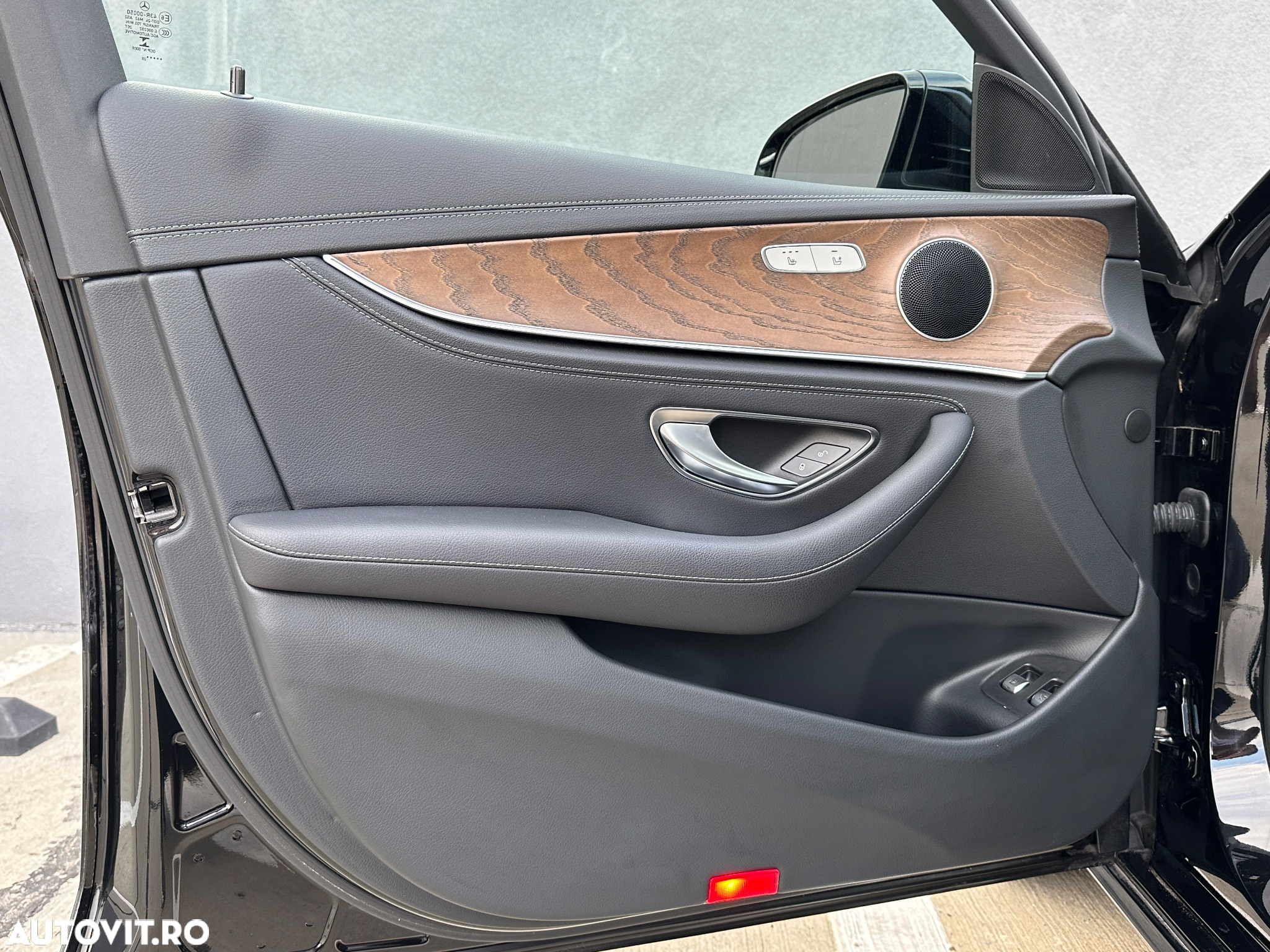 Mercedes-Benz E 300e 9G-TRONIC - 18