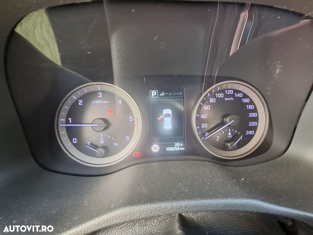Hyundai Tucson 2.0 CRDI 4WD 6AT Premium+ - 23