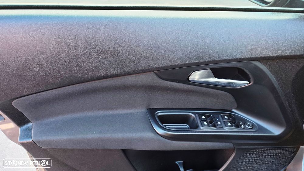 Fiat Tipo Station Wagon 1.3 M-Jet Lounge - 20