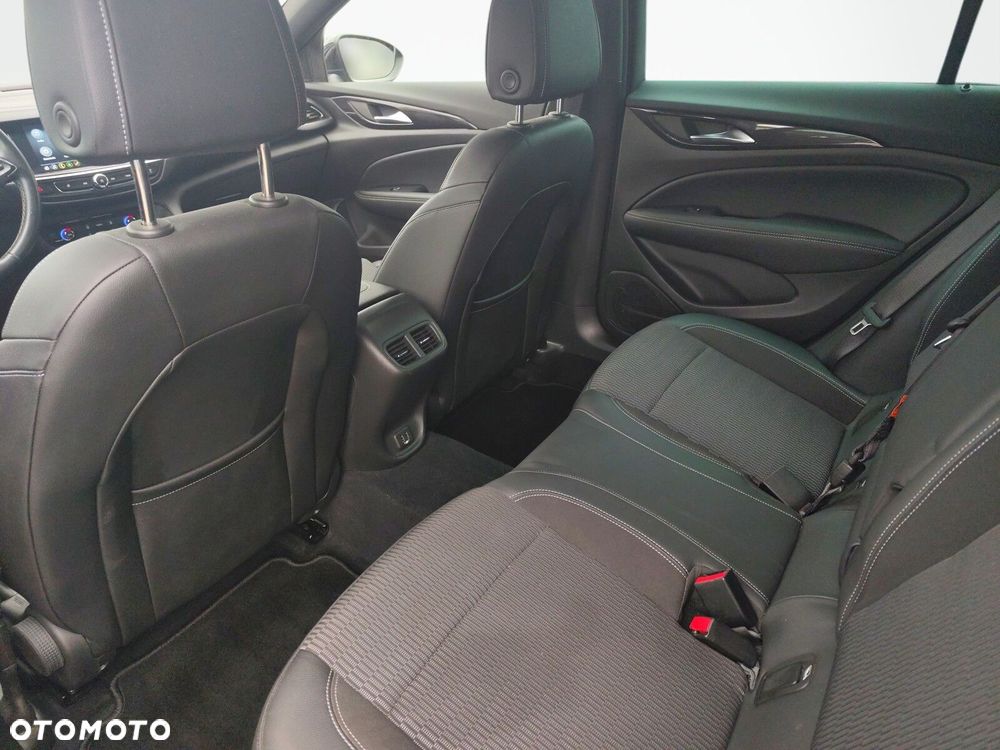 Opel Insignia - 12