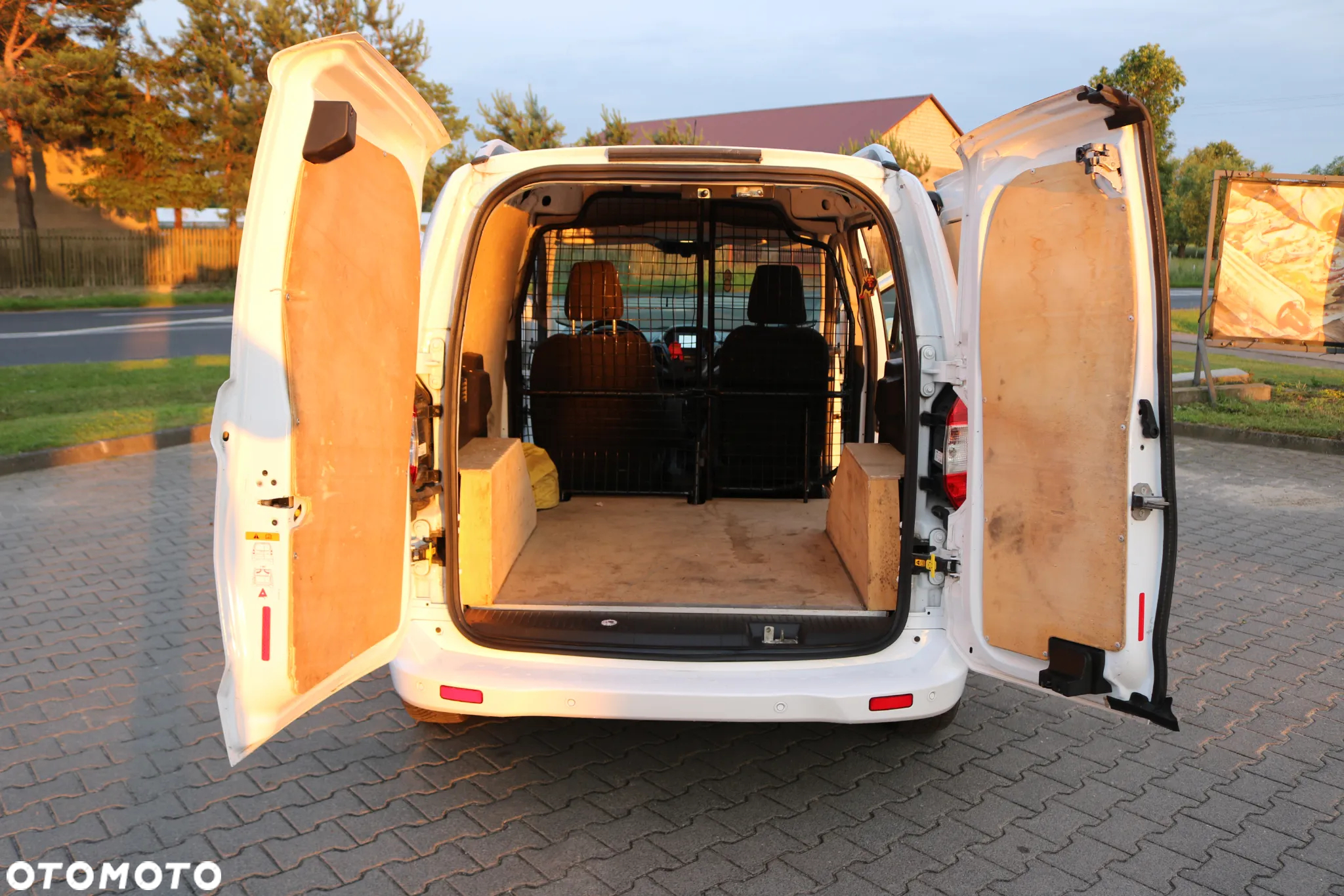 Ford Courier - 23