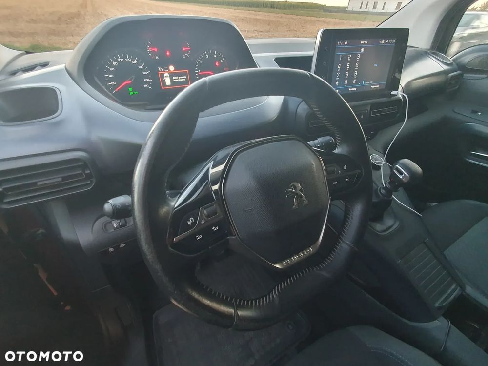 Peugeot Rifter - 17