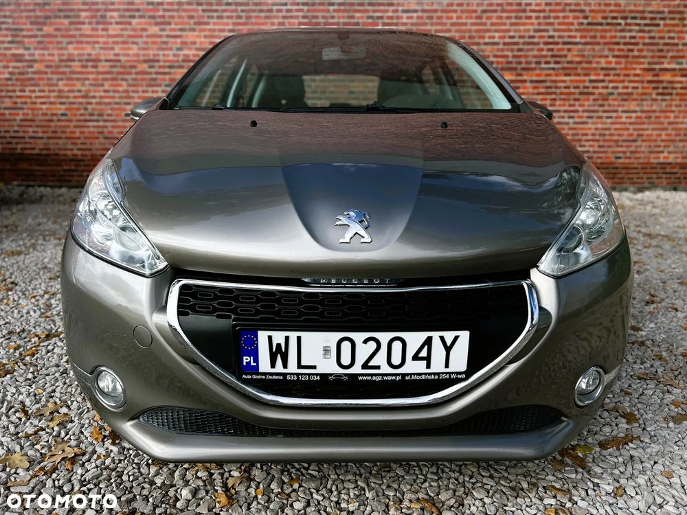 Peugeot 208 - 36