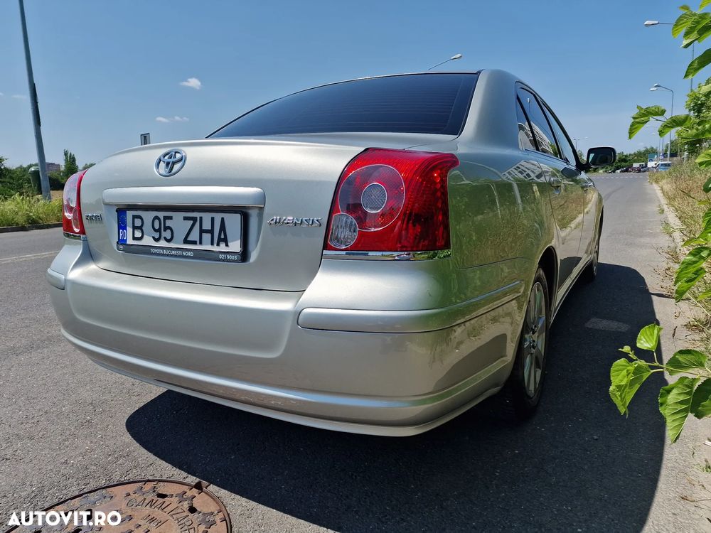 Toyota Avensis - 12