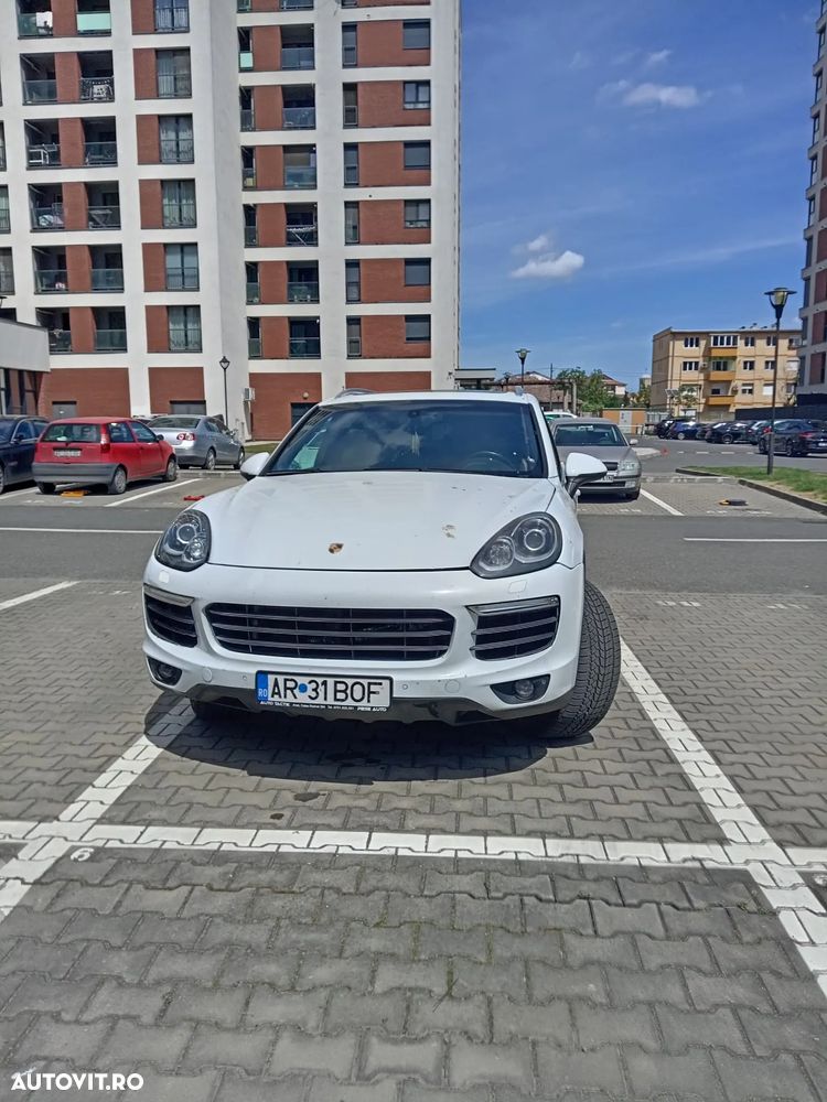 Porsche Cayenne - 2