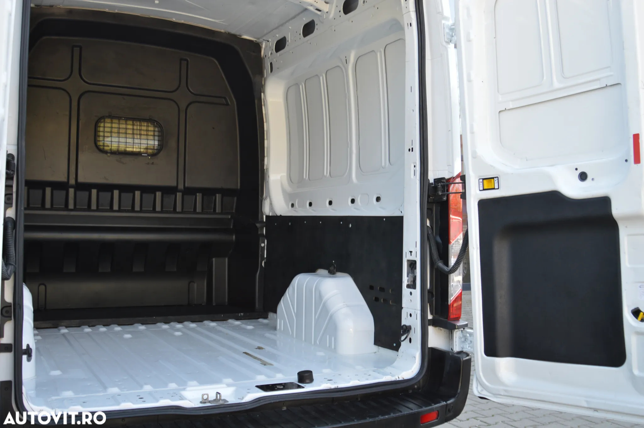 Ford Transit 2.0TDCI L3H3 7 Locuri - 32