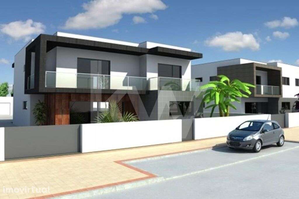 MORADIA GEMINADA T4 em Corroios - Grande imagem: 2/24