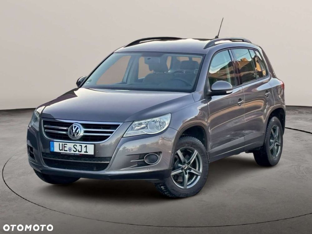 Volkswagen Tiguan - 1