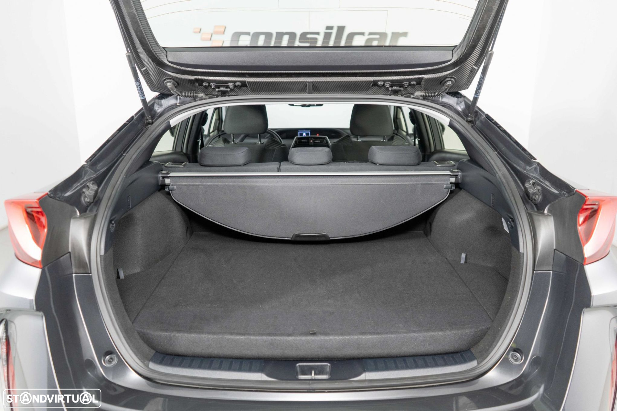 Toyota Prius 1.8 Plug-In Premium - 12