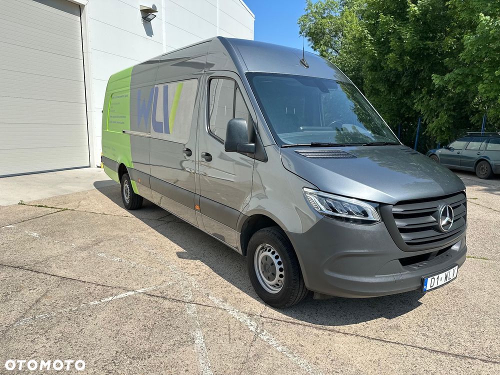 Mercedes-Benz Sprinter - 2