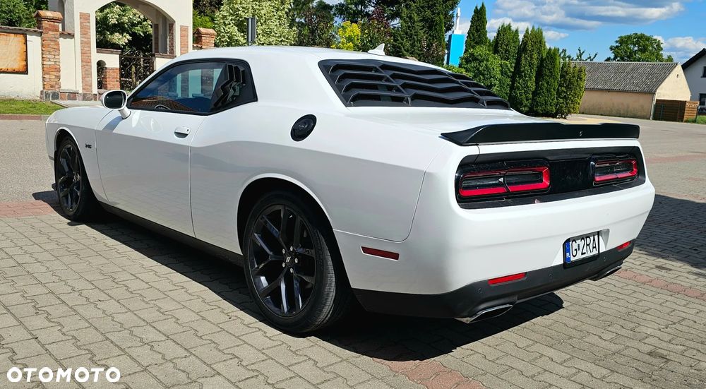 Dodge Challenger 5.7 R/T - 8