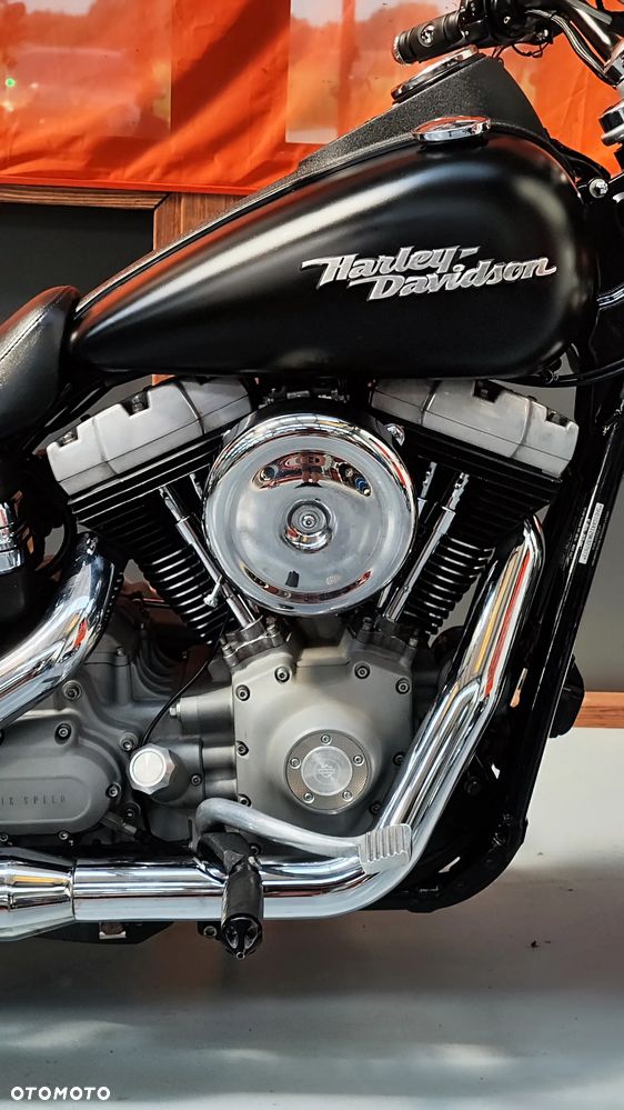 Harley-Davidson Dyna Street Bob - 13